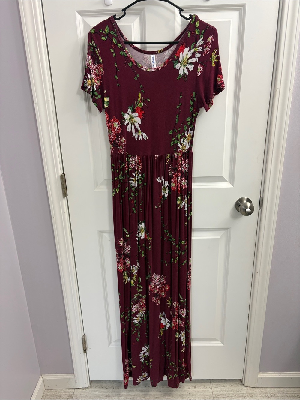 Floral Scoop-Neck Maxi Dress in Burgundy